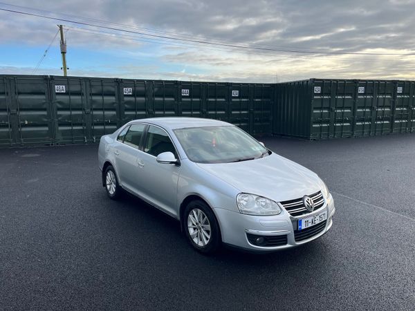 Volkswagen Jetta Saloon, Diesel, 2011, Silver
