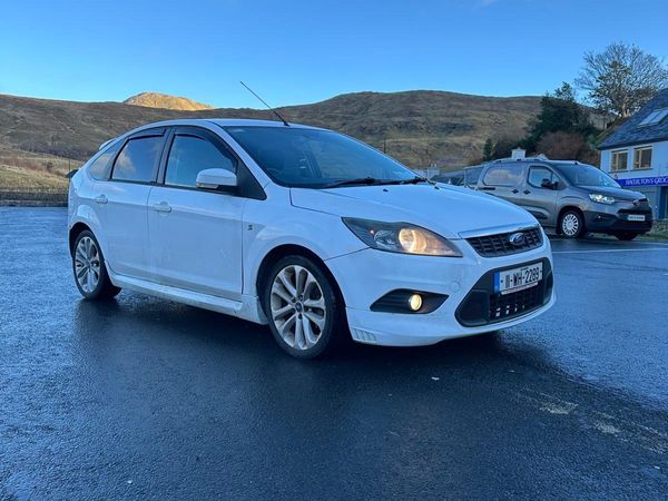 Ford Focus Hatchback, Diesel, 2011, White