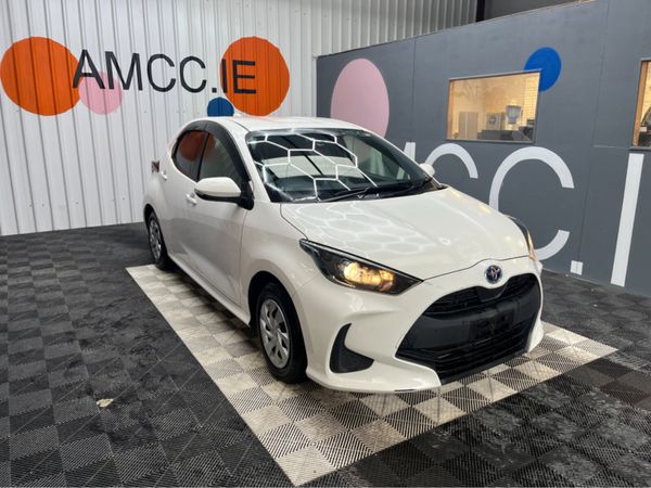 Toyota Yaris Hatchback, Petrol Hybrid, 2021, White