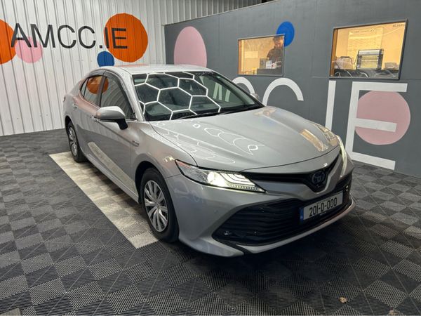 Toyota Camry Saloon, Petrol Hybrid, 2020, Silver