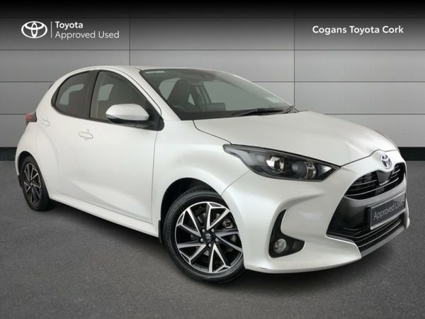 Toyota Yaris Hatchback, Petrol Hybrid, 2022, White