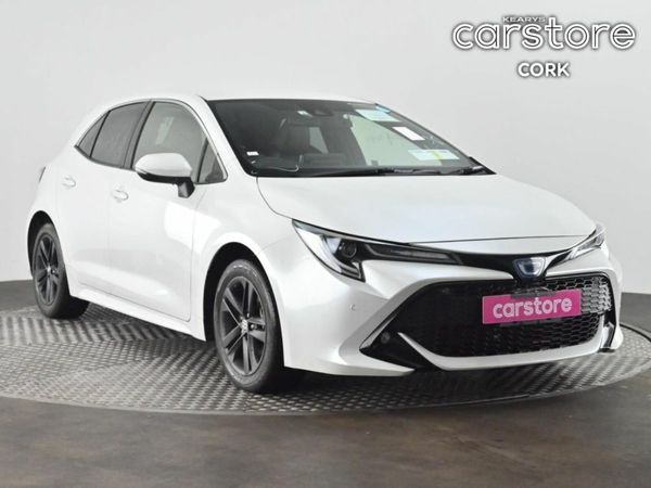 Toyota Corolla Saloon, Petrol Hybrid, 2021, White