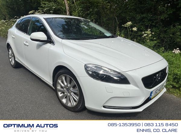 Volvo V40 Hatchback, Petrol, 2015, White