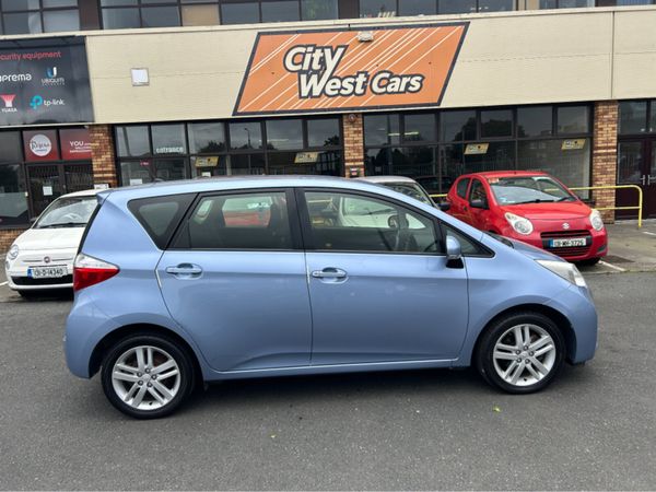 Toyota Verso-S MPV, Petrol, 2012, Blue