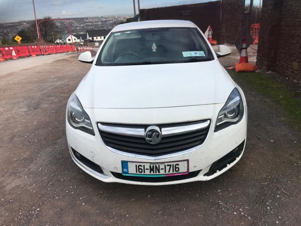 Opel Insignia Hatchback, Diesel, 2016, White
