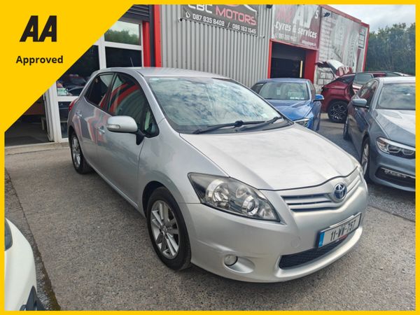 Toyota Auris Hatchback, Diesel, 2011, Silver