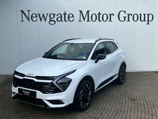 Kia Sportage MPV, Diesel Hybrid, 2024, White