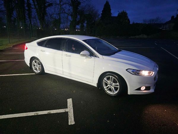 Ford Mondeo Hatchback, Diesel, 2017, White