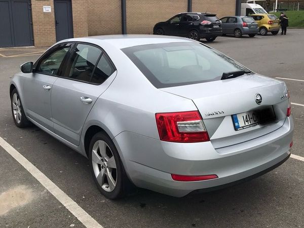 Skoda Octavia Saloon, Diesel, 2014, Silver