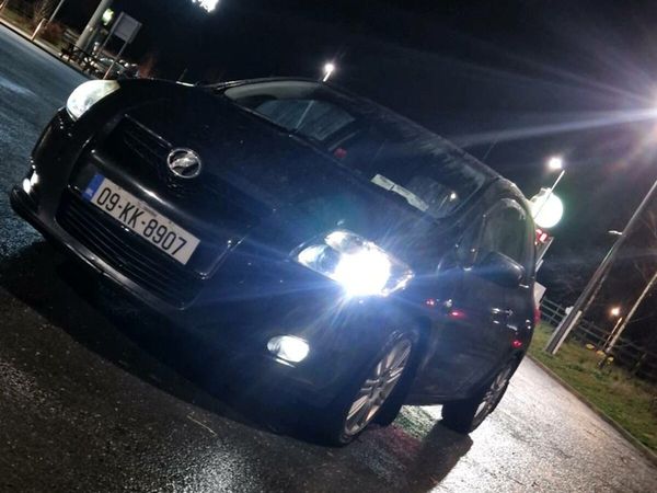Toyota Auris Hatchback, Diesel, 2009, Black