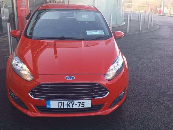 Ford Fiesta Hatchback, Petrol, 2017, Red