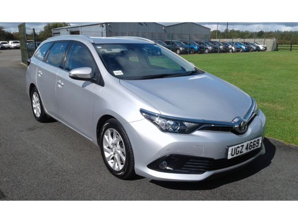 Toyota Auris Estate, Diesel, 2017, Silver