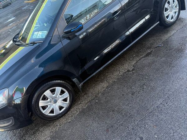 Volkswagen Polo Hatchback, Petrol, 2011, Black