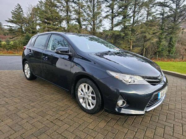 Toyota Auris Hatchback, Diesel, 2013, Black