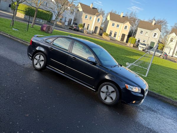 Volvo S40 Saloon, Diesel, 2010, Black
