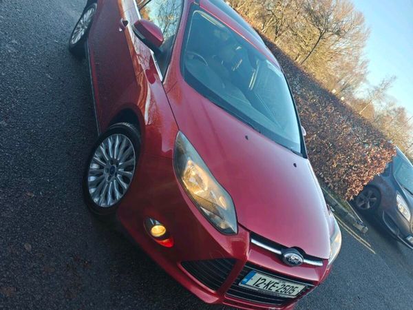 Ford Focus Hatchback, Diesel, 2012, Red