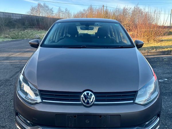 Volkswagen Polo Hatchback, Petrol, 2014, Brown