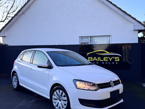 Volkswagen Polo Hatchback, Petrol, 2012, White