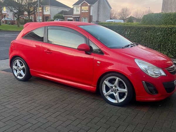 Vauxhall Corsa Hatchback, Diesel, 2011, Red