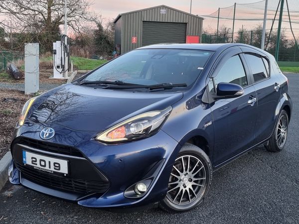 Toyota Aqua Hatchback, Petrol Hybrid, 2019, Blue