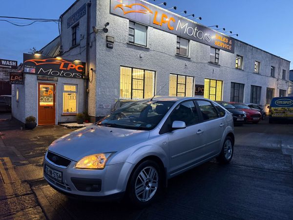 Ford Focus Hatchback, Petrol, 2005, Silver