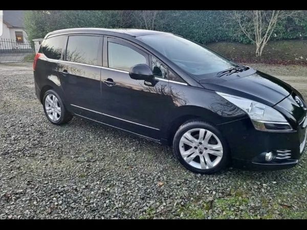 Peugeot 5008 MPV, Diesel, 2011, Black