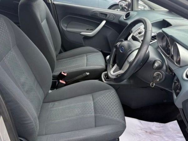 Ford Fiesta Hatchback, Diesel, 2011, Silver