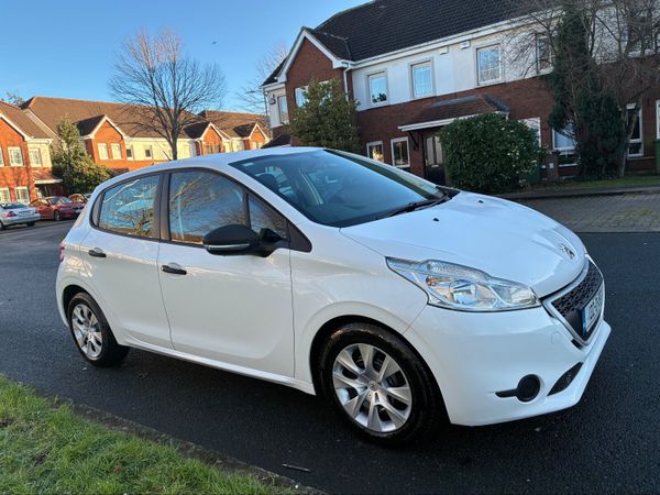Peugeot 208 Hatchback, Petrol, 2013, White