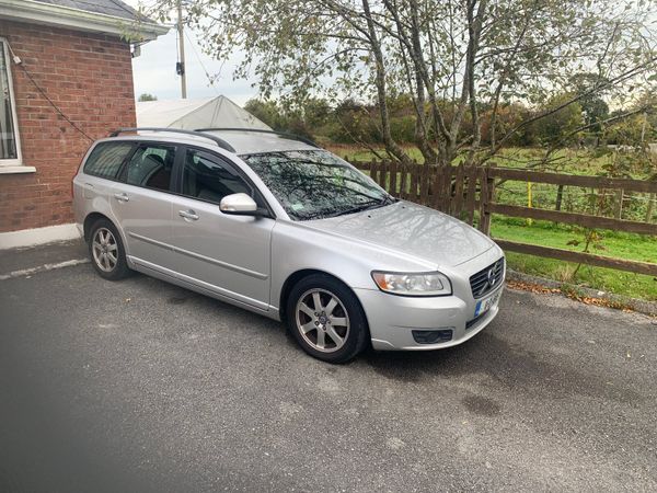 Volvo V50 Estate, Diesel, 2011, Silver