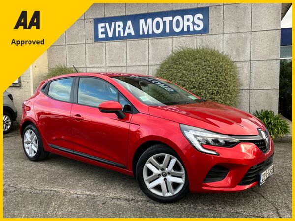 Renault Clio Hatchback, Petrol, 2022, Red