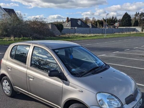 Toyota Yaris Hatchback, Petrol, 2003, Grey