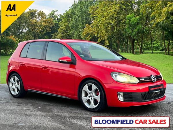 Volkswagen Golf Hatchback, Petrol, 2012, Red