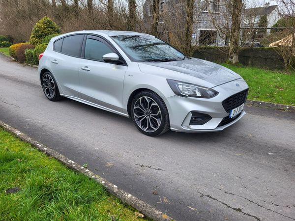 Ford Focus Hatchback, Diesel, 2021, Grey