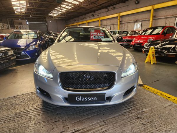 Jaguar XJ Saloon, Petrol, 2011, Silver