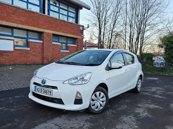 Toyota Aqua Hatchback, Petrol Hybrid, 2014, White