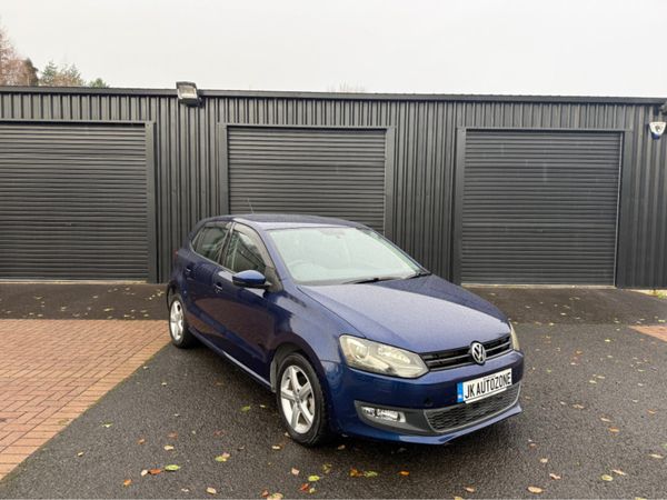 Volkswagen Polo Hatchback, Petrol, 2014, Blue