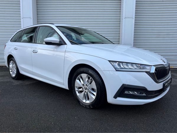 Skoda Octavia Estate, Petrol, 2021, White