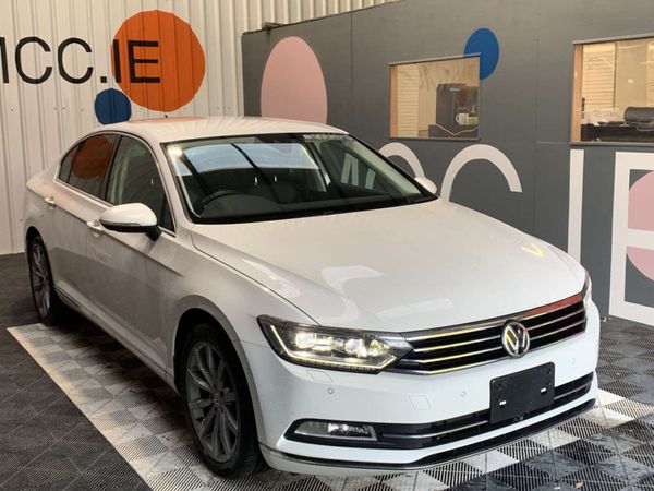 Volkswagen Passat Saloon, Diesel, 2019, White