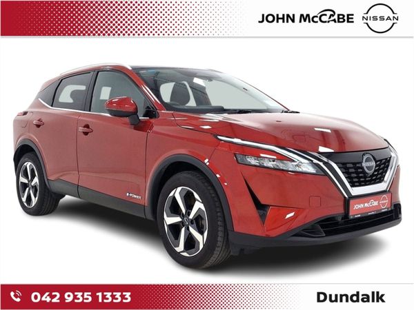 Nissan Qashqai MPV, Petrol Hybrid, 2023, Red