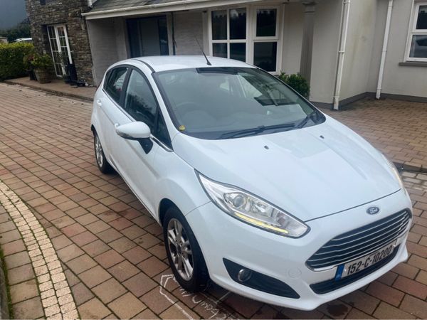 Ford Fiesta Hatchback, Petrol, 2015, White