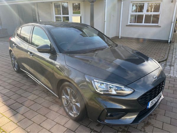 Ford Focus Hatchback, Diesel, 2019, Grey