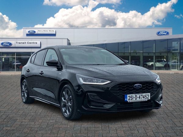Ford Focus Hatchback, Petrol Hybrid, 2025, Black