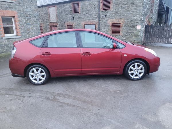 Toyota Prius Hatchback, Petrol Hybrid, 2004, Red