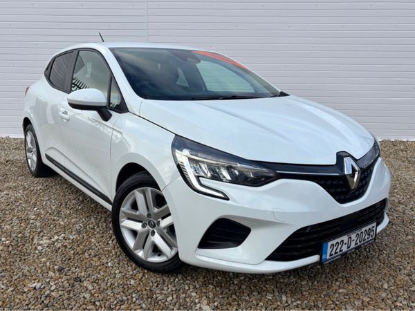 Renault Clio Hatchback, Petrol, 2022, White