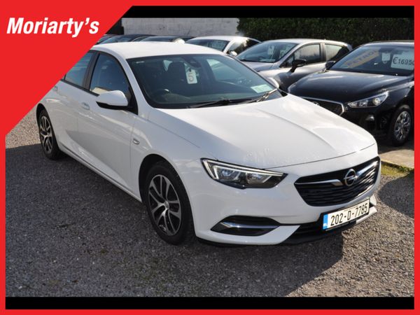 Opel Insignia Hatchback, Diesel, 2020, White