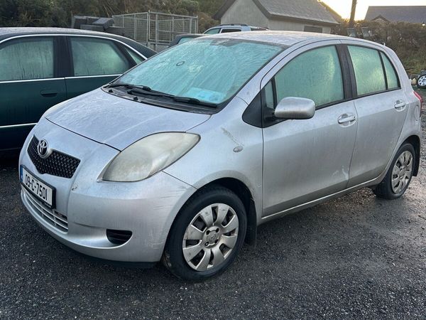 Toyota Yaris Hatchback, Petrol, 2009, Silver