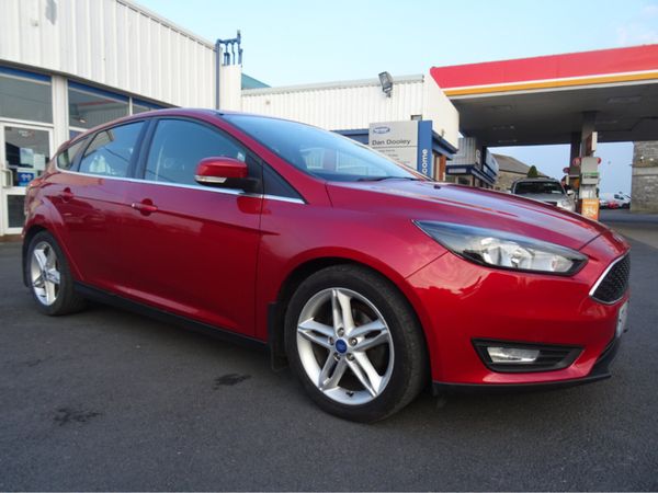 Ford Focus Hatchback, Diesel, 2017, Red