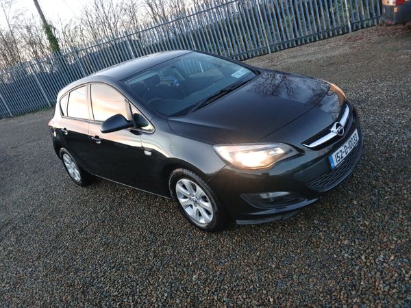 Opel Astra Hatchback, Petrol, 2015, Black