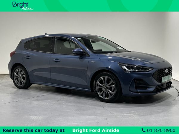 Ford Focus Hatchback, Petrol Hybrid, 2023, Blue