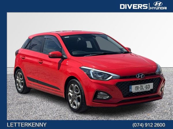 Hyundai i20 Hatchback, Petrol, 2019, Red